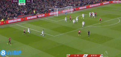 卡尔斯鲁厄定位球配合精妙绝伦  卡尔斯鲁厄定位球配合精妙绝伦